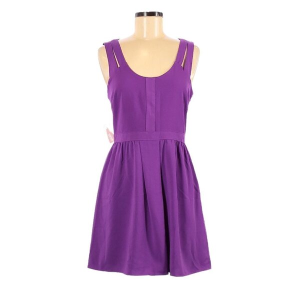 🌺 Forever 21 Cutout Fit & Flare Strappy Purple Mini Dress NWT Size M - Picture 2 of 11